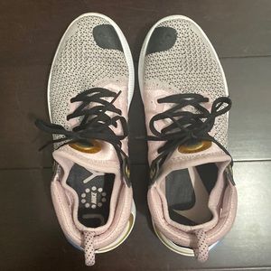 Women’s Nike Joyride Run Flyknit Shoes
